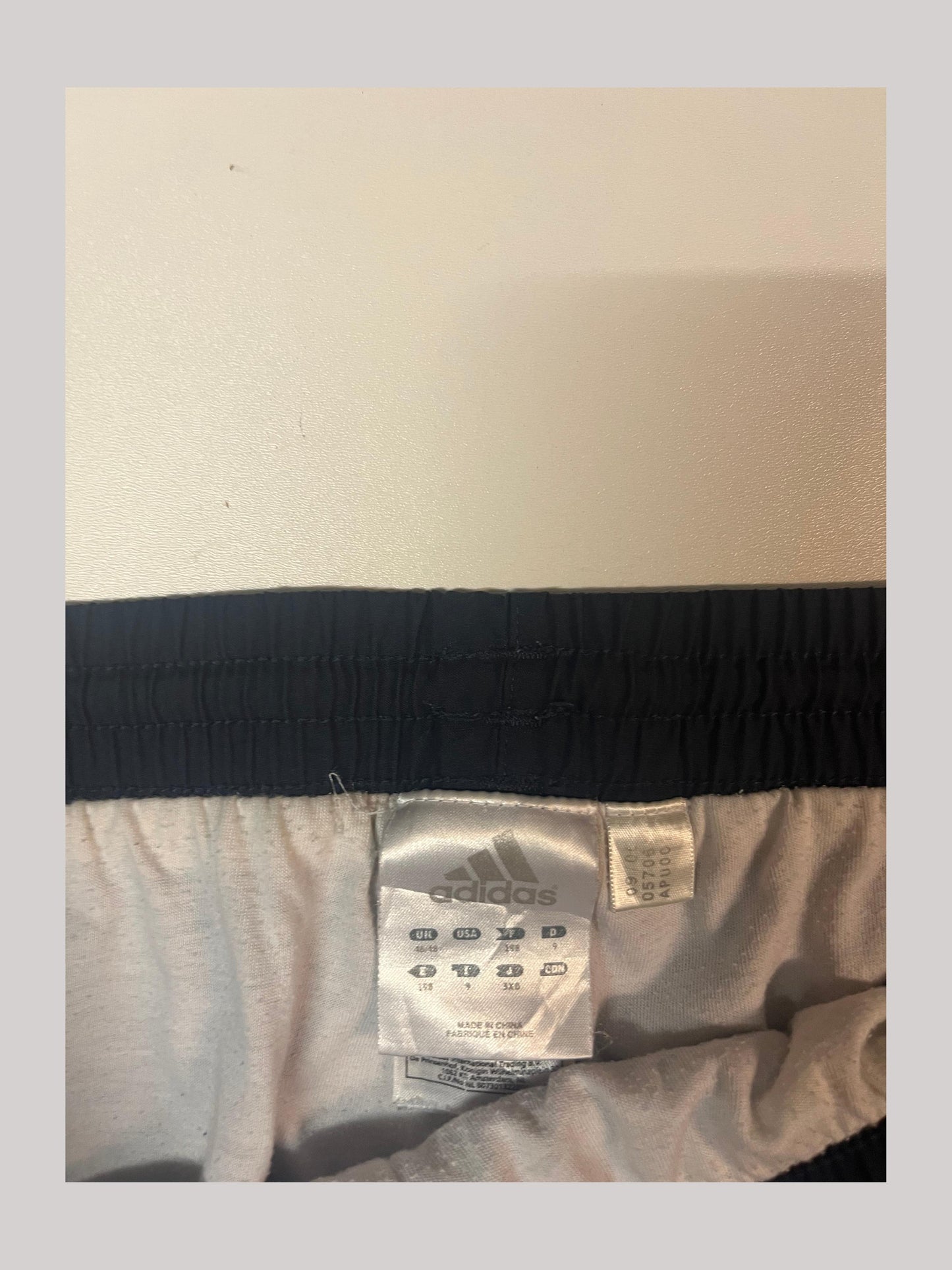 Vintage Adidas Trackpants baggy L kurze Beine 4484