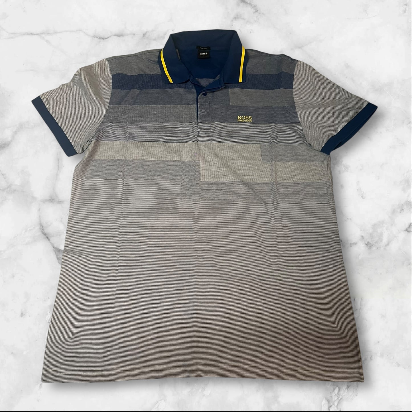 Vintage Hugo Boss Tshirt XXL 3940