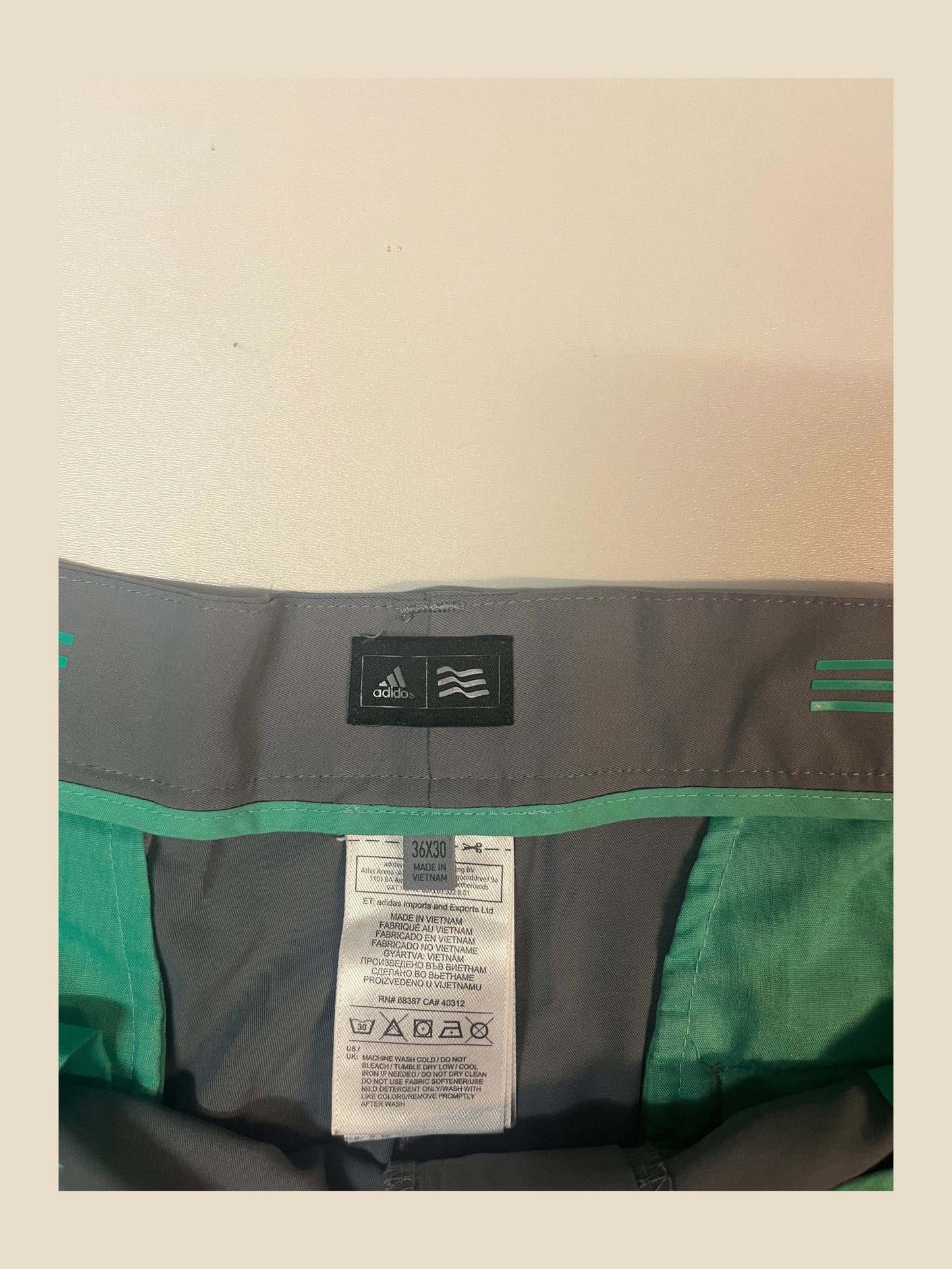 Vintage Adidas Trackpants 36/30 3241