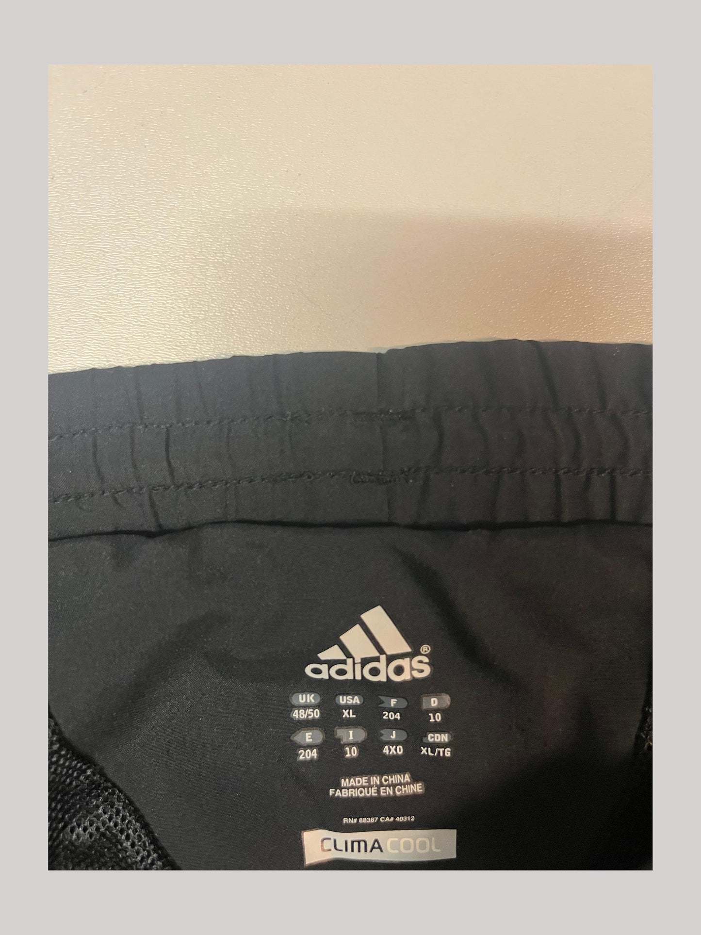 Vintage Adidas Trackpants XL Bund beschädigt 4309