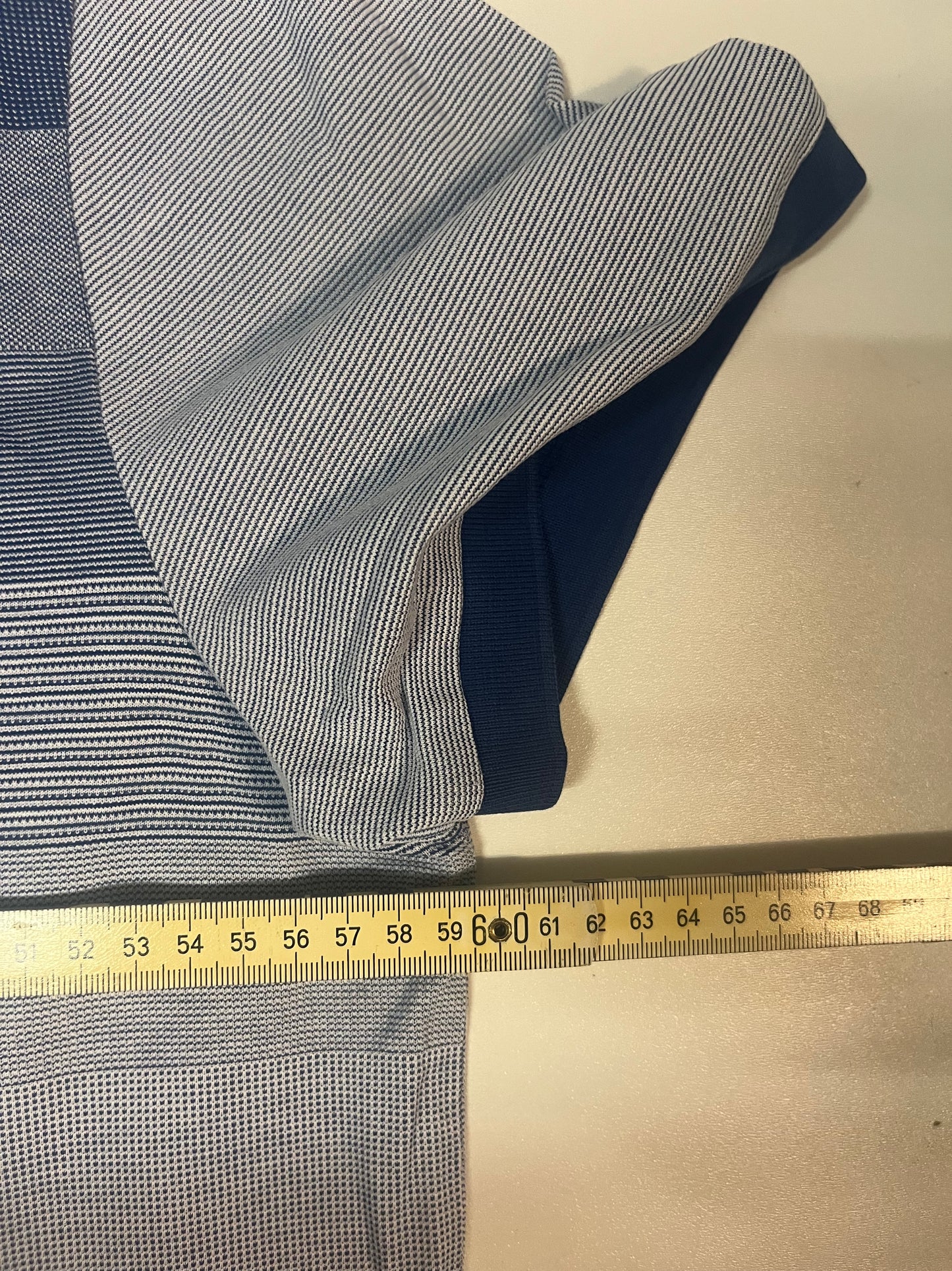 Vintage Hugo Boss Tshirt XXL 3940