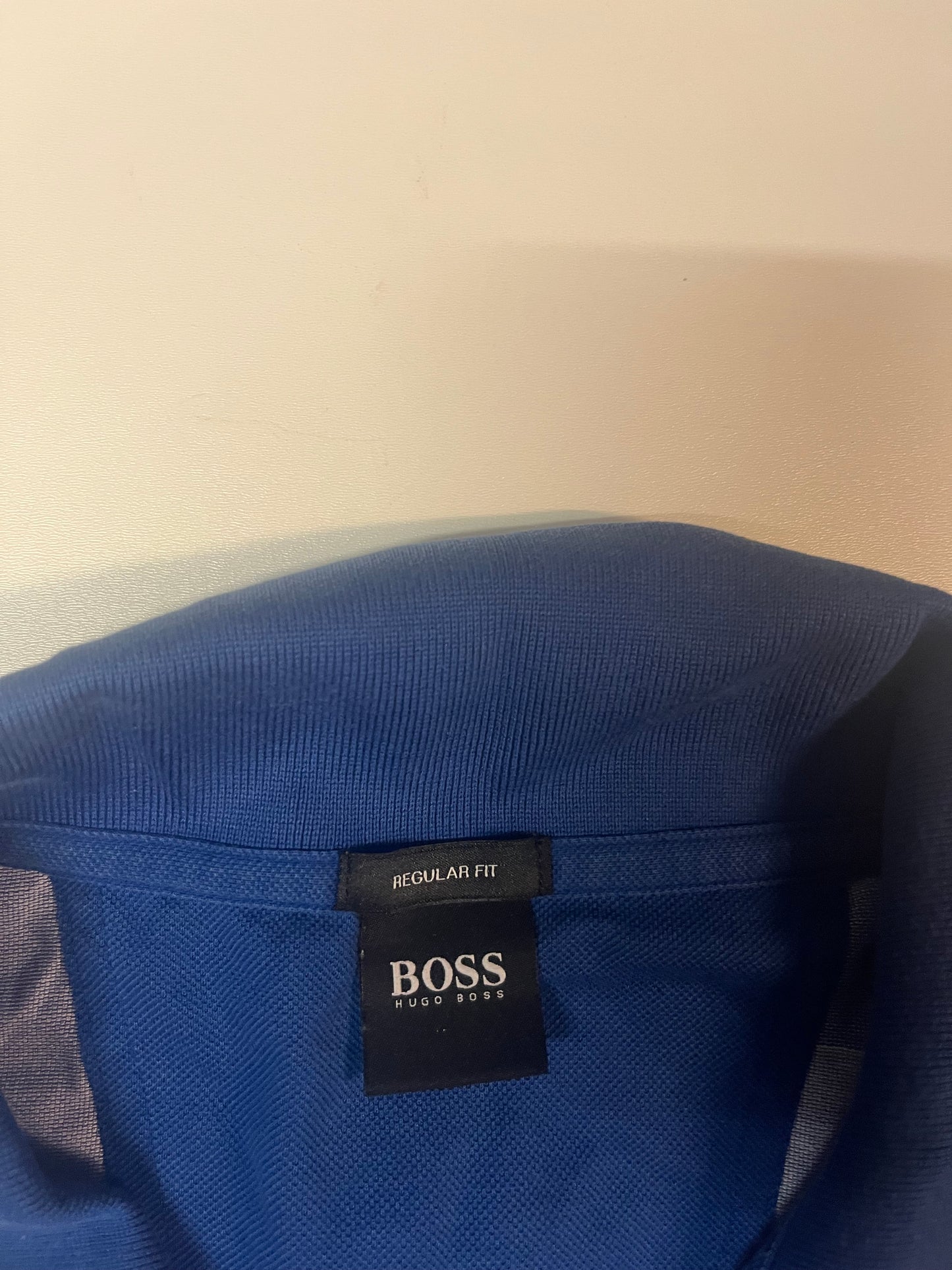 Vintage Hugo Boss Tshirt XXL 3940