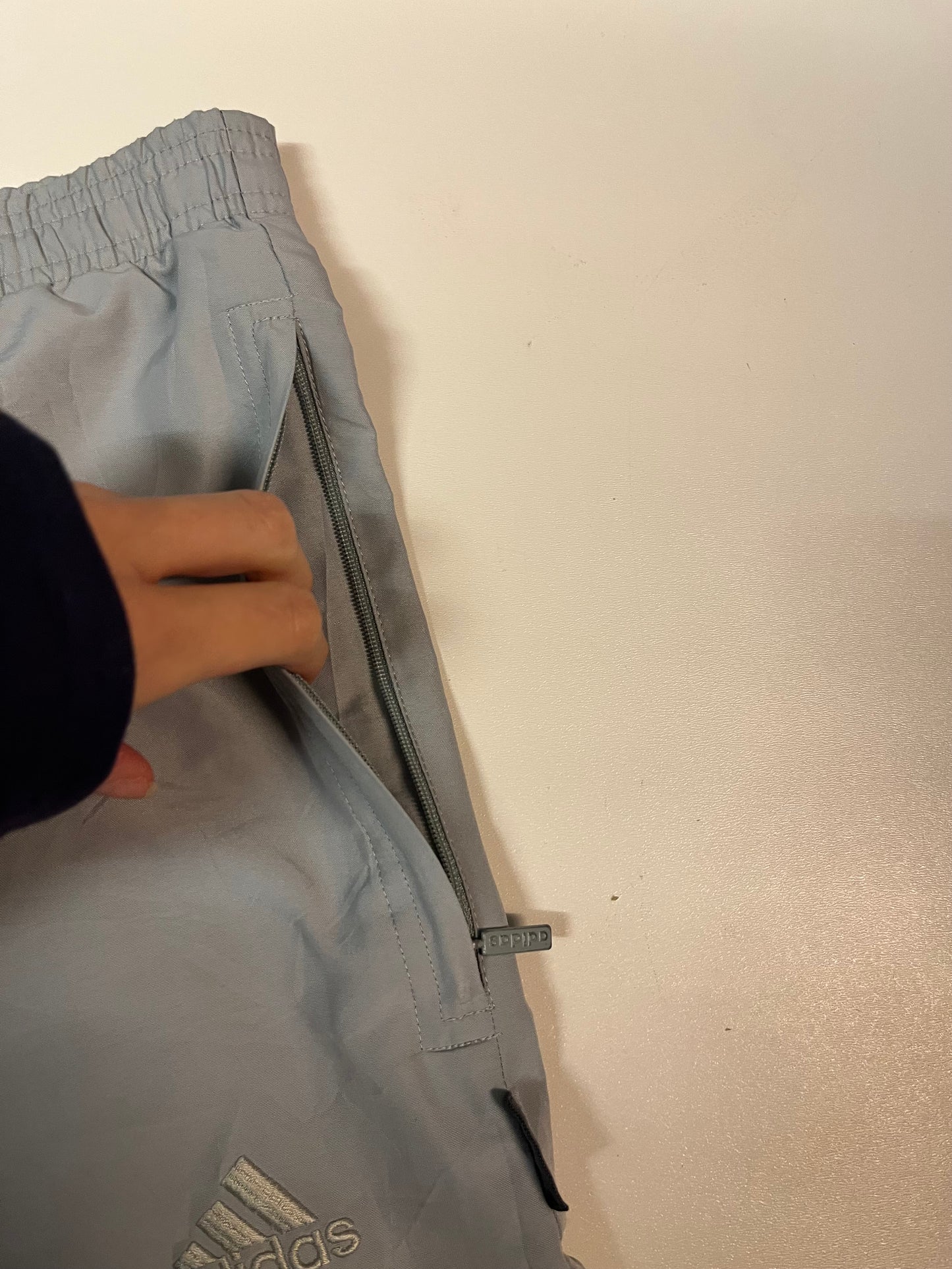 Adidas Vintage Trackpants L fit S-M ohne Seil 5184