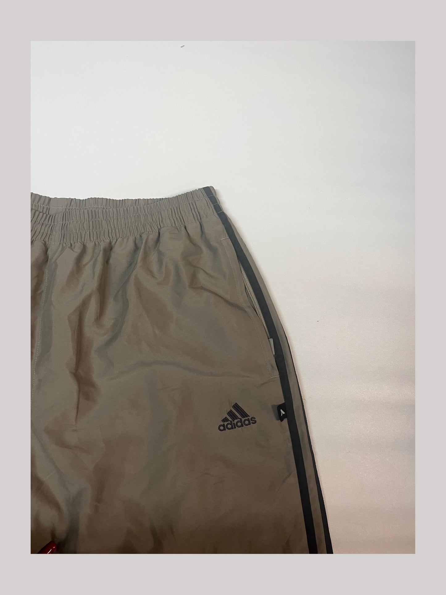 Vintage Adidas Trackpants XL fit L 4420