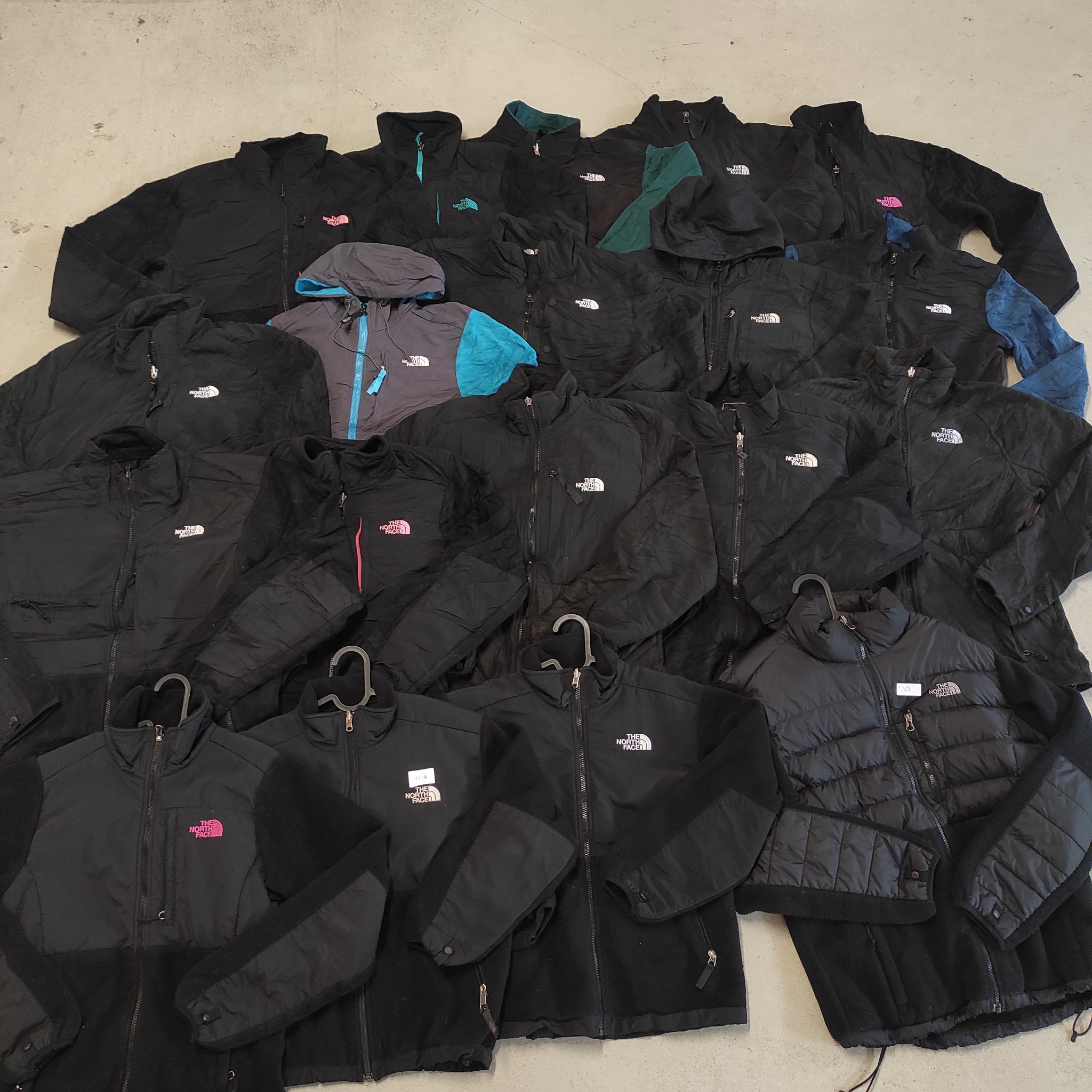 24 The North Face Denali Jacken/ Mixed Sizes / B2B only keine Garantie Gewährleistung oder Rücknahme