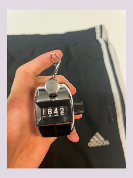 Entdecke unsere Vintage Track Pants von Nike und anderen Marken, erhältlich bei Valuxery.de - Dein Shop für trendige Vintage - Kleidung. Unsere Track Pants sind aus hochwertigen Materialien und