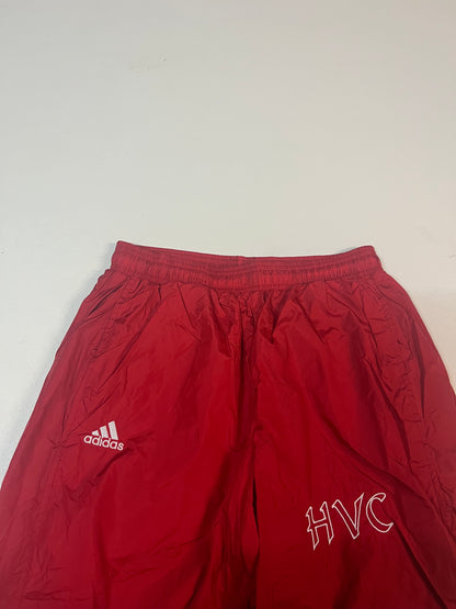 Entdecke unsere Vintage Track Pants von Nike und anderen Marken, erhältlich bei Valuxery.de - Dein Shop für trendige Vintage - Kleidung. Unsere Track Pants sind aus hochwertigen Materialien und