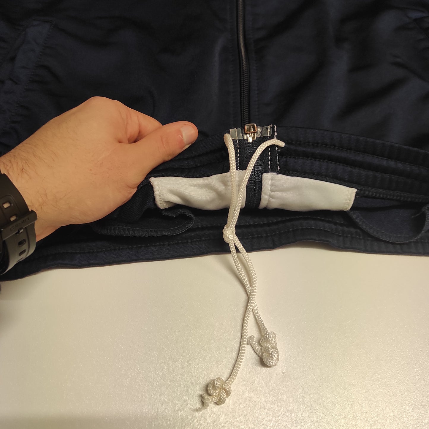 Entdecke unsere Vintage Track Pants von Nike und anderen Marken, erhältlich bei Valuxery.de - Dein Shop für trendige Vintage - Kleidung. Unsere Track Pants sind aus hochwertigen Materialien und