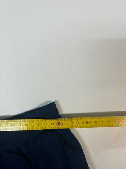 Entdecke unsere Vintage Track Pants von Nike und anderen Marken, erhältlich bei Valuxery.de - Dein Shop für trendige Vintage - Kleidung. Unsere Track Pants sind aus hochwertigen Materialien und