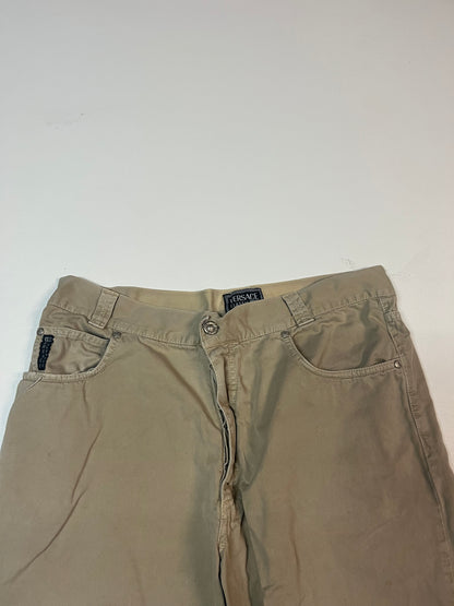 Entdecke unsere Vintage Track Pants von Nike und anderen Marken, erhältlich bei Valuxery.de - Dein Shop für trendige Vintage - Kleidung. Unsere Track Pants sind aus hochwertigen Materialien und