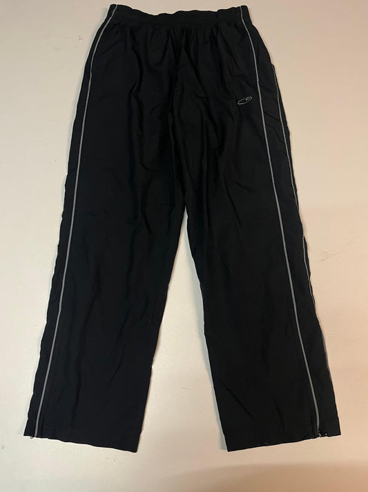Entdecke unsere Vintage Track Pants von Nike und anderen Marken, erhältlich bei Valuxery.de - Dein Shop für trendige Vintage - Kleidung. Unsere Track Pants sind aus hochwertigen Materialien und