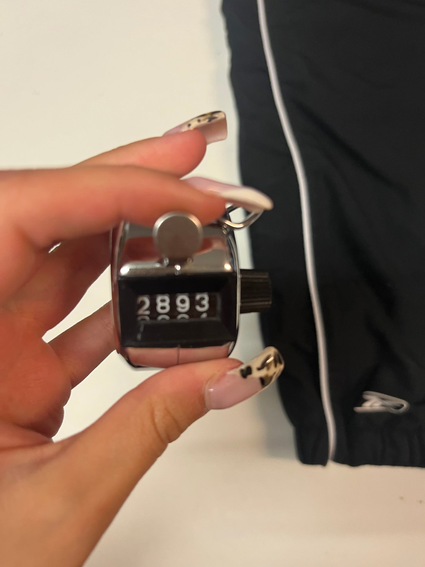 Entdecke unsere Vintage Track Pants von Nike und anderen Marken, erhältlich bei Valuxery.de - Dein Shop für trendige Vintage - Kleidung. Unsere Track Pants sind aus hochwertigen Materialien und