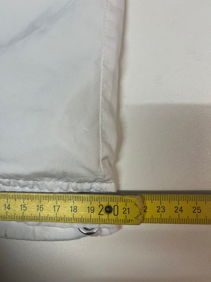 Entdecke unsere Vintage Track Pants von Nike und anderen Marken, erhältlich bei Valuxery.de - Dein Shop für trendige Vintage - Kleidung. Unsere Track Pants sind aus hochwertigen Materialien und