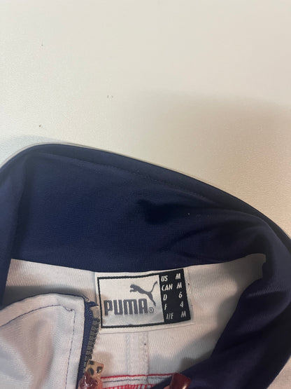 Entdecke unsere Vintage Track Pants von Nike und anderen Marken, erhältlich bei Valuxery.de - Dein Shop für trendige Vintage - Kleidung. Unsere Track Pants sind aus hochwertigen Materialien und