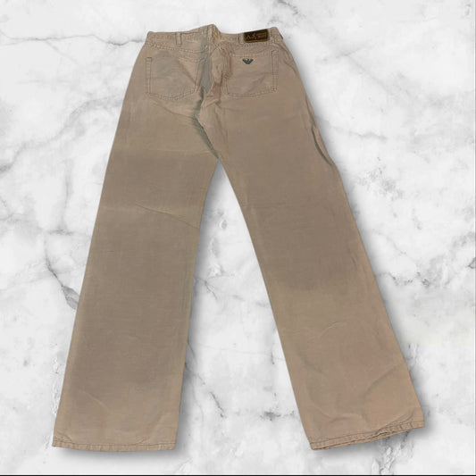 Entdecke unsere Vintage Track Pants von Nike und anderen Marken, erhältlich bei Valuxery.de - Dein Shop für trendige Vintage - Kleidung. Unsere Track Pants sind aus hochwertigen Materialien und