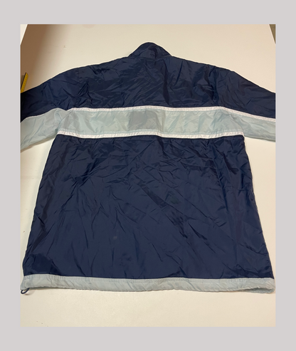 Entdecke unsere Vintage Track Pants von Nike und anderen Marken, erhältlich bei Valuxery.de - Dein Shop für trendige Vintage - Kleidung. Unsere Track Pants sind aus hochwertigen Materialien und