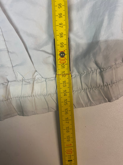 Entdecke unsere Vintage Track Pants von Nike und anderen Marken, erhältlich bei Valuxery.de - Dein Shop für trendige Vintage - Kleidung. Unsere Track Pants sind aus hochwertigen Materialien und