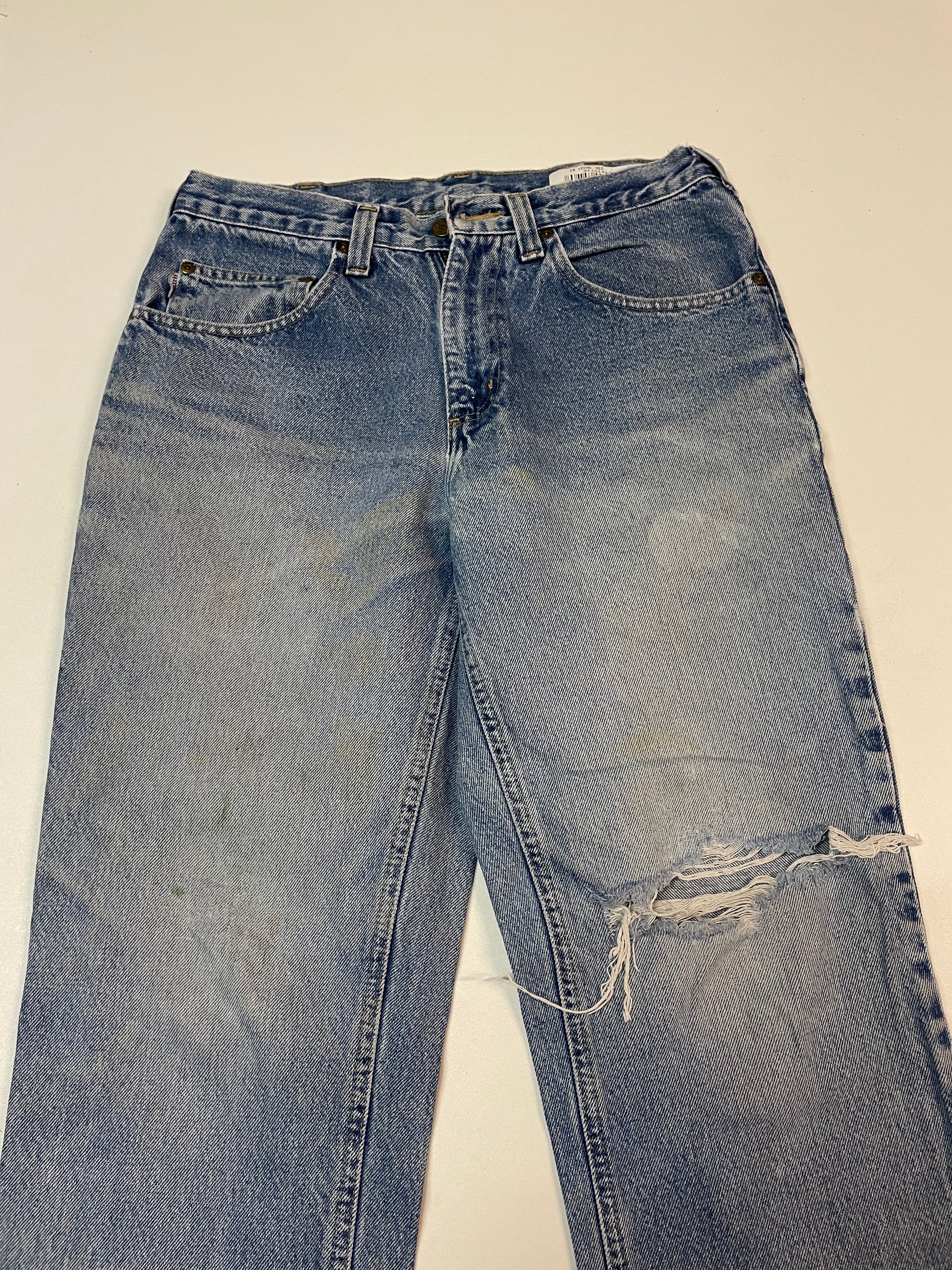 Entdecke unsere Vintage Track Pants von Nike und anderen Marken, erhältlich bei Valuxery.de - Dein Shop für trendige Vintage - Kleidung. Unsere Track Pants sind aus hochwertigen Materialien und