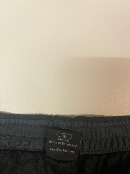 Entdecke unsere Vintage Track Pants von Nike und anderen Marken, erhältlich bei Valuxery.de - Dein Shop für trendige Vintage - Kleidung. Unsere Track Pants sind aus hochwertigen Materialien und