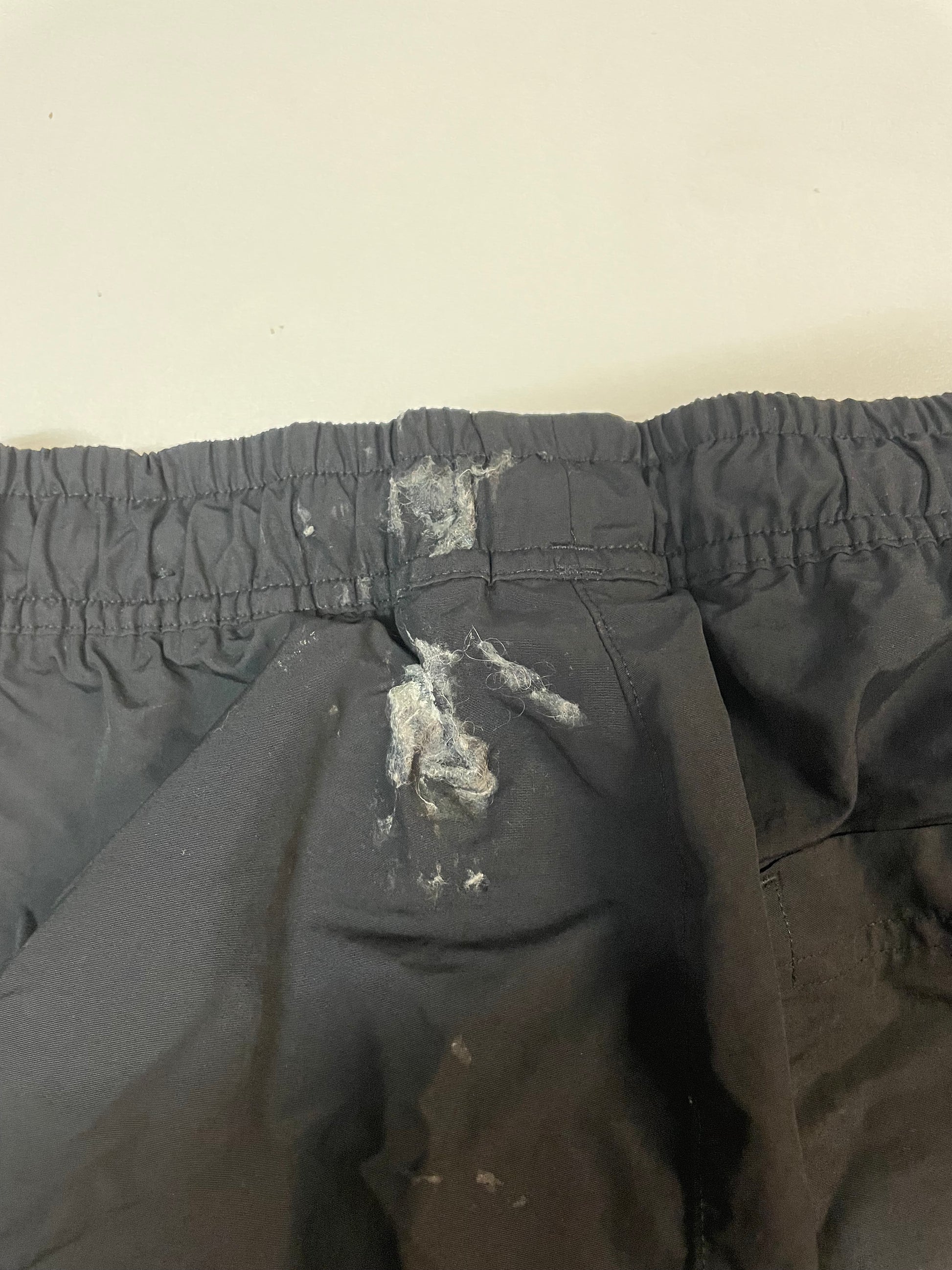 Entdecke unsere Vintage Track Pants von Nike und anderen Marken, erhältlich bei Valuxery.de - Dein Shop für trendige Vintage - Kleidung. Unsere Track Pants sind aus hochwertigen Materialien und