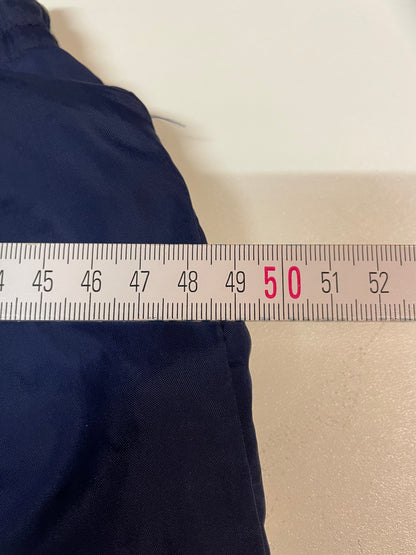 Entdecke unsere Vintage Track Pants von Nike und anderen Marken, erhältlich bei Valuxery.de - Dein Shop für trendige Vintage - Kleidung. Unsere Track Pants sind aus hochwertigen Materialien und