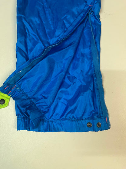 Entdecke unsere Vintage Track Pants von Nike und anderen Marken, erhältlich bei Valuxery.de - Dein Shop für trendige Vintage - Kleidung. Unsere Track Pants sind aus hochwertigen Materialien und