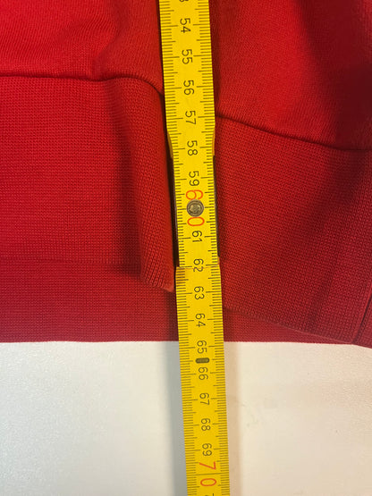 Entdecke unsere Vintage Track Pants von Nike und anderen Marken, erhältlich bei Valuxery.de - Dein Shop für trendige Vintage - Kleidung. Unsere Track Pants sind aus hochwertigen Materialien und