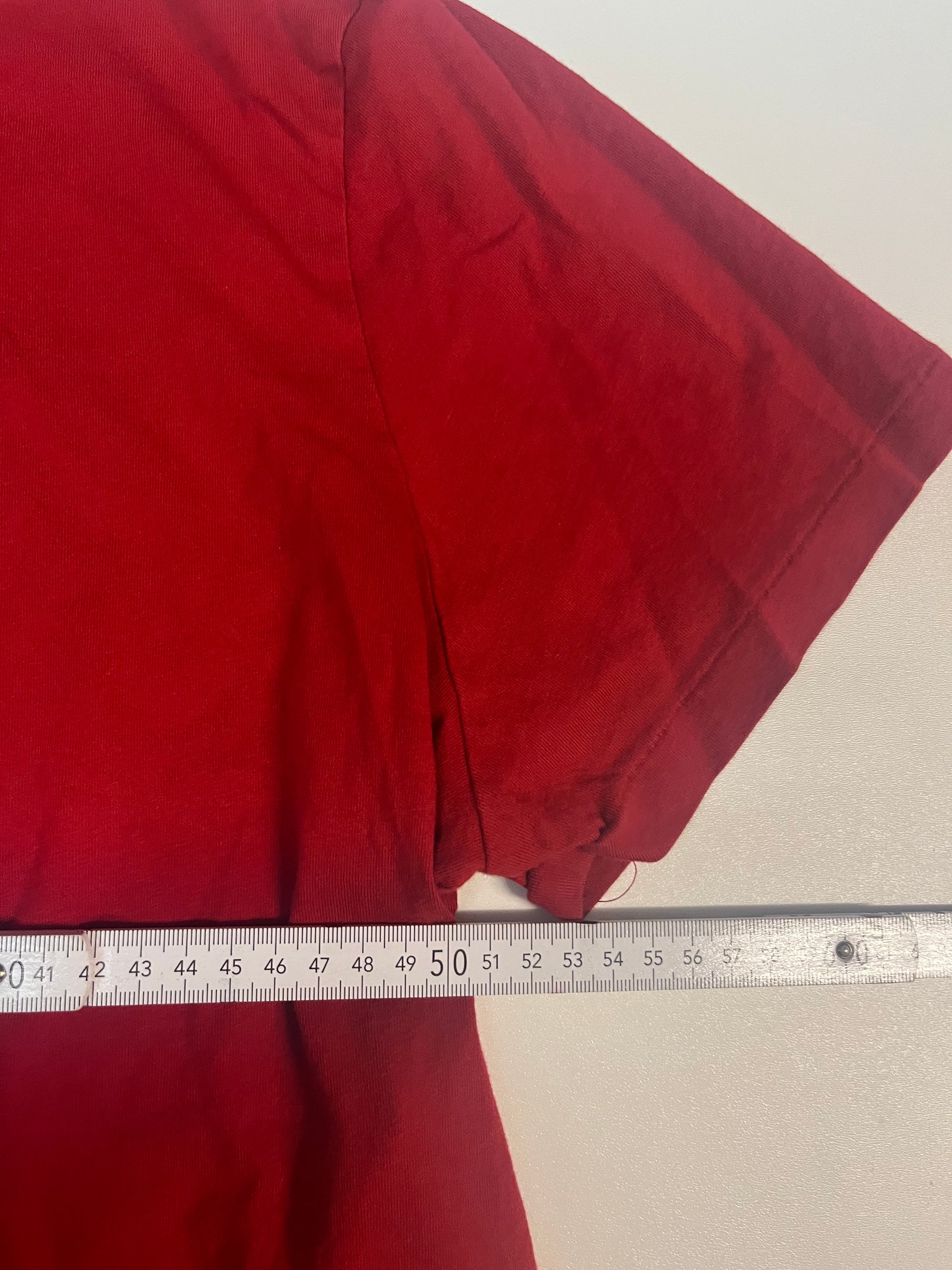 Entdecke unsere Vintage Track Pants von Nike und anderen Marken, erhältlich bei Valuxery.de - Dein Shop für trendige Vintage - Kleidung. Unsere Track Pants sind aus hochwertigen Materialien und