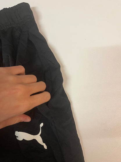 Entdecke unsere Vintage Track Pants von Nike und anderen Marken, erhältlich bei Valuxery.de - Dein Shop für trendige Vintage - Kleidung. Unsere Track Pants sind aus hochwertigen Materialien und