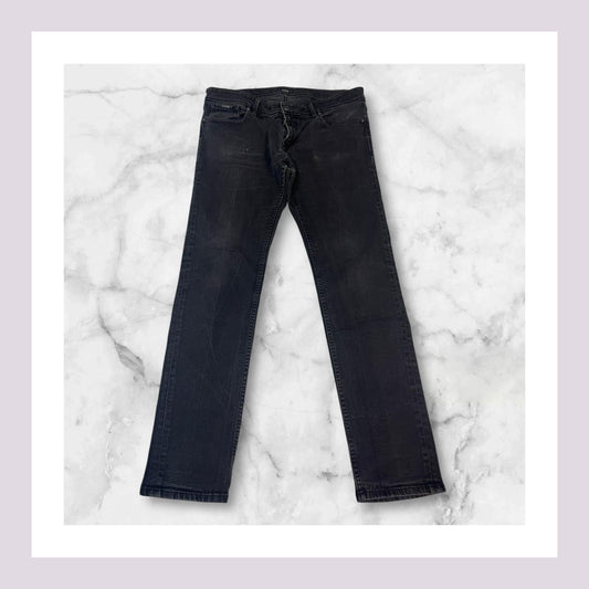 Entdecke unsere Vintage Track Pants von Nike und anderen Marken, erhältlich bei Valuxery.de - Dein Shop für trendige Vintage - Kleidung. Unsere Track Pants sind aus hochwertigen Materialien und