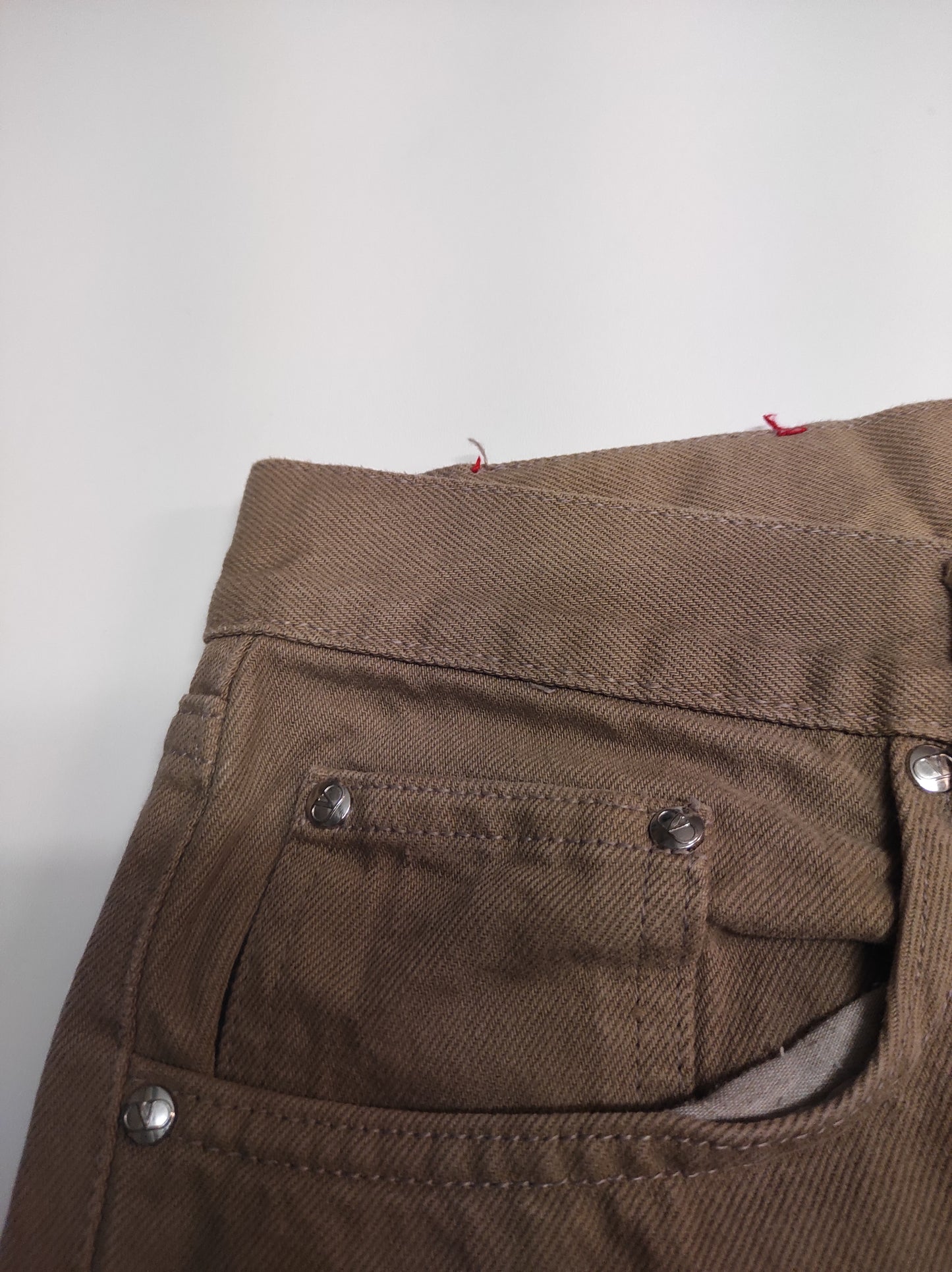 Entdecke unsere Vintage Track Pants von Nike und anderen Marken, erhältlich bei Valuxery.de - Dein Shop für trendige Vintage - Kleidung. Unsere Track Pants sind aus hochwertigen Materialien und