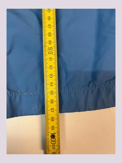 Entdecke unsere Vintage Track Pants von Nike und anderen Marken, erhältlich bei Valuxery.de - Dein Shop für trendige Vintage - Kleidung. Unsere Track Pants sind aus hochwertigen Materialien und