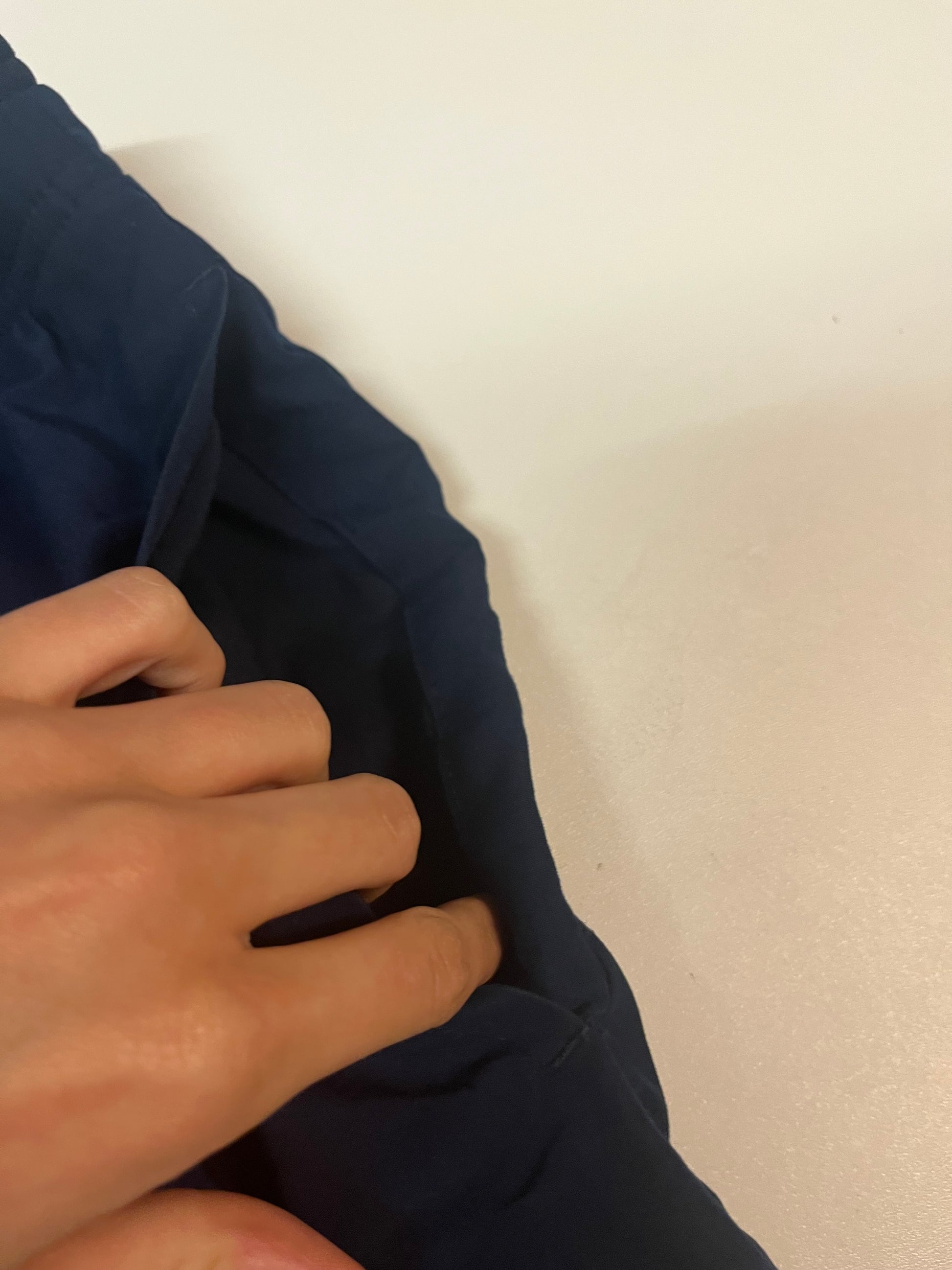 Entdecke unsere Vintage Track Pants von Nike und anderen Marken, erhältlich bei Valuxery.de - Dein Shop für trendige Vintage - Kleidung. Unsere Track Pants sind aus hochwertigen Materialien und