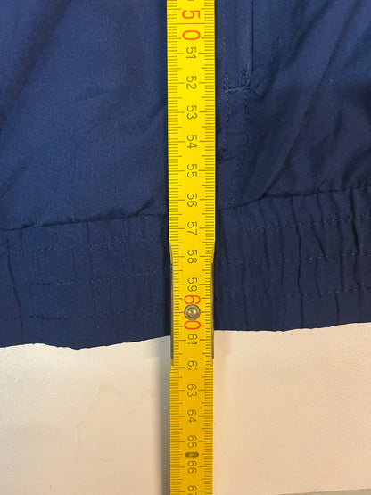 Entdecke unsere Vintage Track Pants von Nike und anderen Marken, erhältlich bei Valuxery.de - Dein Shop für trendige Vintage - Kleidung. Unsere Track Pants sind aus hochwertigen Materialien und