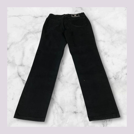 Entdecke unsere Vintage Track Pants von Nike und anderen Marken, erhältlich bei Valuxery.de - Dein Shop für trendige Vintage - Kleidung. Unsere Track Pants sind aus hochwertigen Materialien und