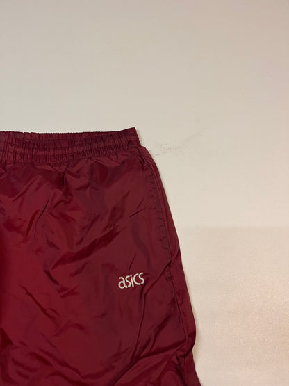 Entdecke unsere Vintage Track Pants von Nike und anderen Marken, erhältlich bei Valuxery.de - Dein Shop für trendige Vintage - Kleidung. Unsere Track Pants sind aus hochwertigen Materialien und