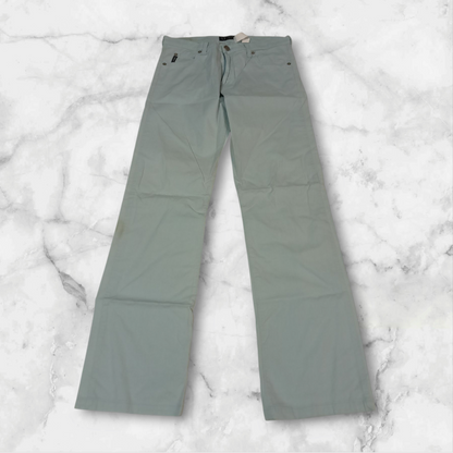 Entdecke unsere Vintage Track Pants von Nike und anderen Marken, erhältlich bei Valuxery.de - Dein Shop für trendige Vintage - Kleidung. Unsere Track Pants sind aus hochwertigen Materialien und