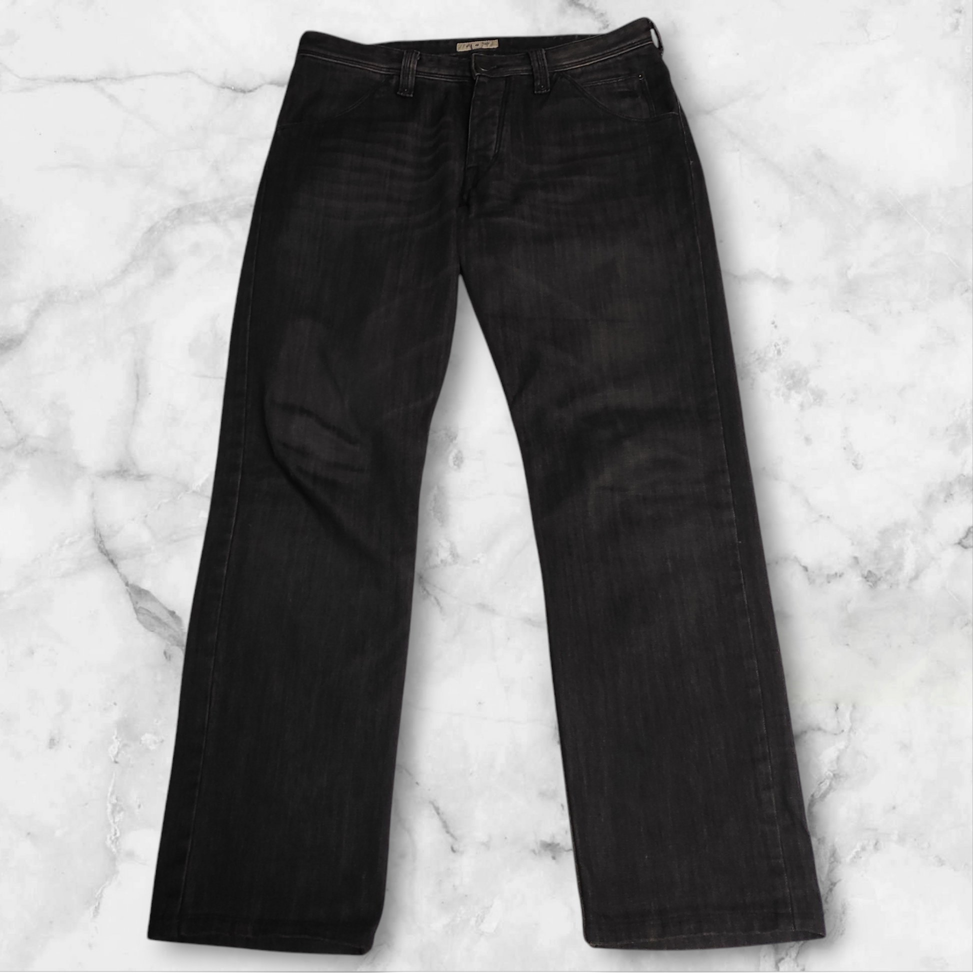 Entdecke unsere Vintage Track Pants von Nike und anderen Marken, erhältlich bei Valuxery.de - Dein Shop für trendige Vintage - Kleidung. Unsere Track Pants sind aus hochwertigen Materialien und