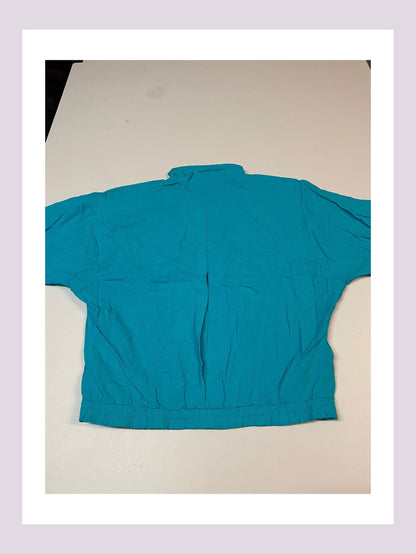 Entdecke unsere Vintage Track Pants von Nike und anderen Marken, erhältlich bei Valuxery.de - Dein Shop für trendige Vintage - Kleidung. Unsere Track Pants sind aus hochwertigen Materialien und