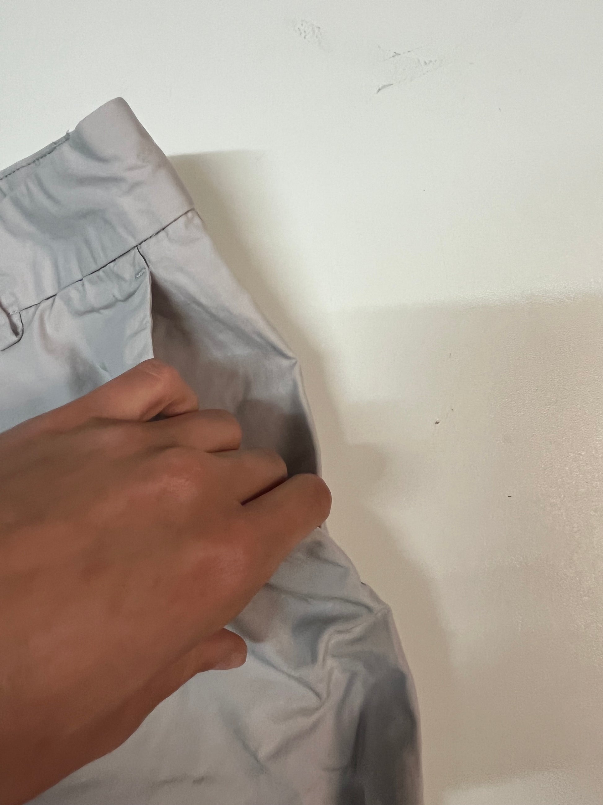 Entdecke unsere Vintage Track Pants von Nike und anderen Marken, erhältlich bei Valuxery.de - Dein Shop für trendige Vintage - Kleidung. Unsere Track Pants sind aus hochwertigen Materialien und