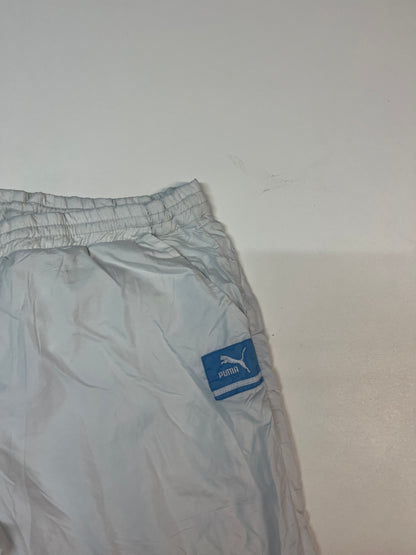 Entdecke unsere Vintage Track Pants von Nike und anderen Marken, erhältlich bei Valuxery.de - Dein Shop für trendige Vintage - Kleidung. Unsere Track Pants sind aus hochwertigen Materialien und