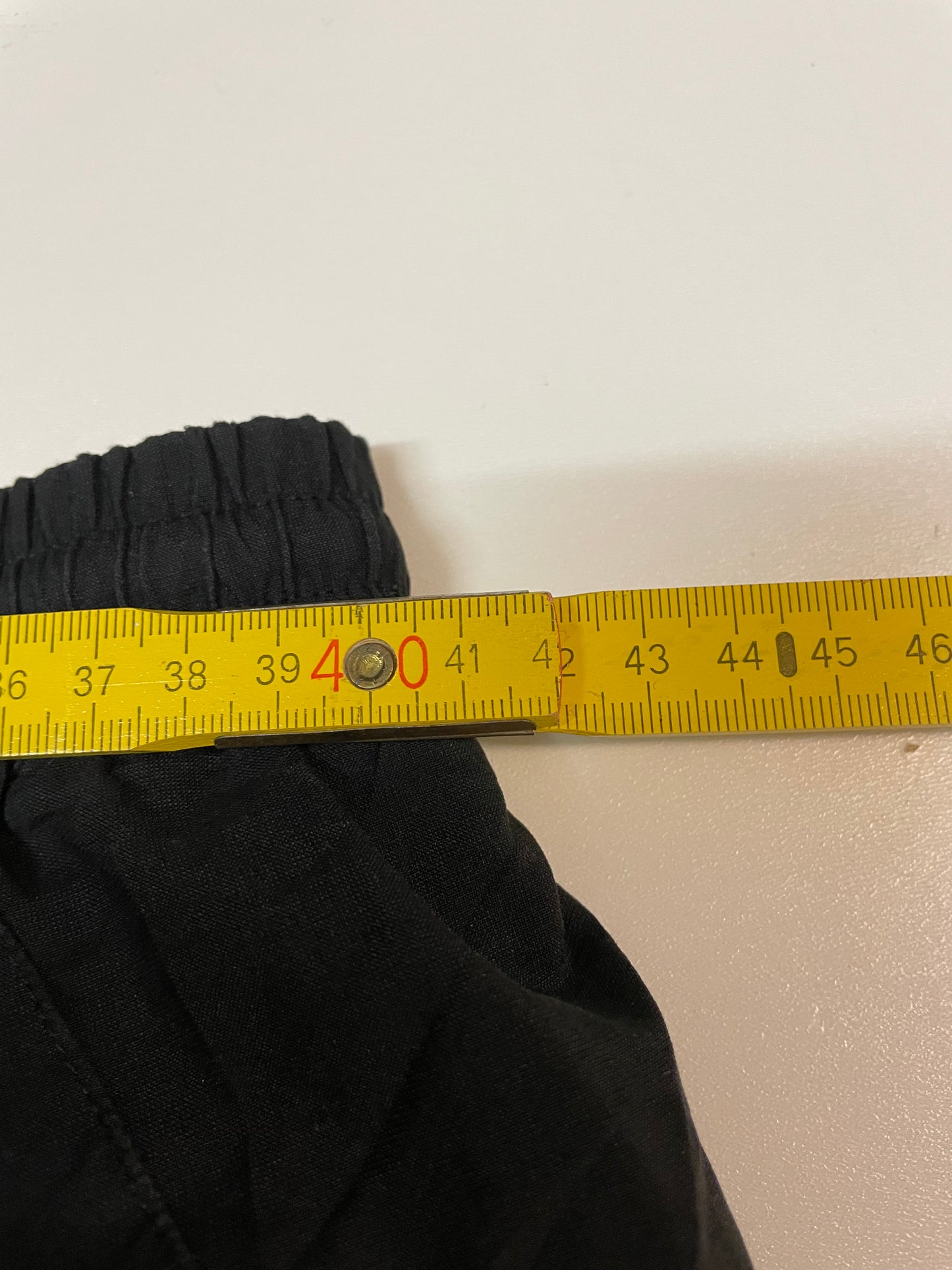 Entdecke unsere Vintage Track Pants von Nike und anderen Marken, erhältlich bei Valuxery.de - Dein Shop für trendige Vintage - Kleidung. Unsere Track Pants sind aus hochwertigen Materialien und