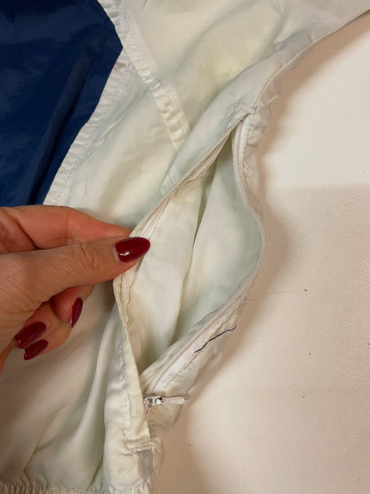 Entdecke unsere Vintage Track Pants von Nike und anderen Marken, erhältlich bei Valuxery.de - Dein Shop für trendige Vintage - Kleidung. Unsere Track Pants sind aus hochwertigen Materialien und