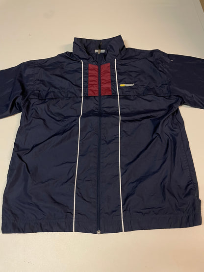 Entdecke unsere Vintage Track Pants von Nike und anderen Marken, erhältlich bei Valuxery.de - Dein Shop für trendige Vintage - Kleidung. Unsere Track Pants sind aus hochwertigen Materialien und