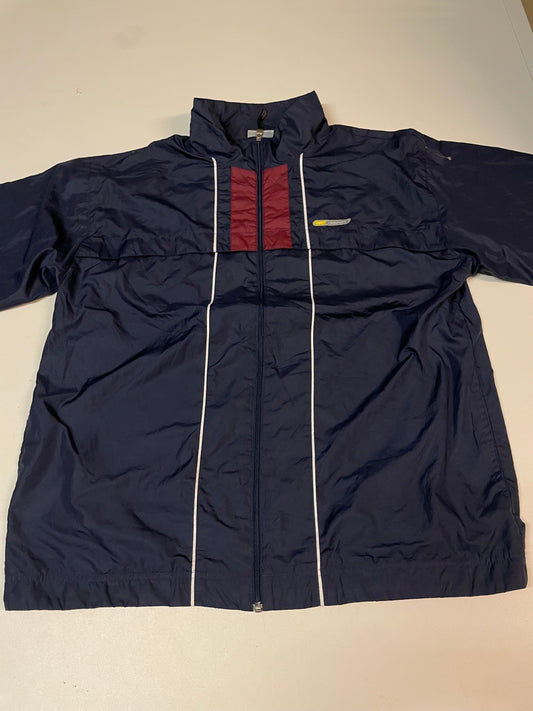 Entdecke unsere Vintage Track Pants von Nike und anderen Marken, erhältlich bei Valuxery.de - Dein Shop für trendige Vintage - Kleidung. Unsere Track Pants sind aus hochwertigen Materialien und