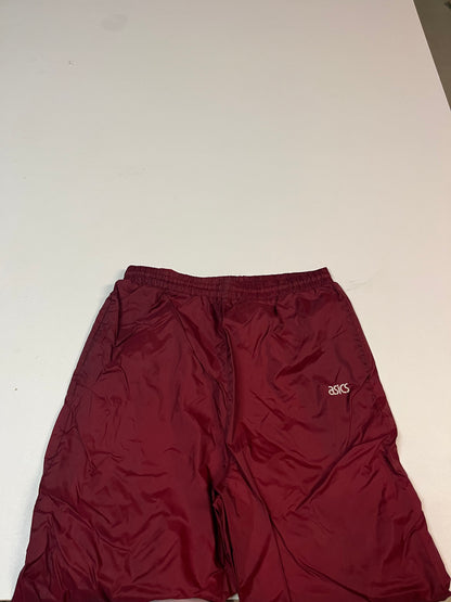 Entdecke unsere Vintage Track Pants von Nike und anderen Marken, erhältlich bei Valuxery.de - Dein Shop für trendige Vintage - Kleidung. Unsere Track Pants sind aus hochwertigen Materialien und