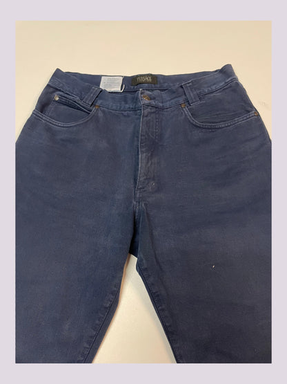 Entdecke unsere Vintage Track Pants von Nike und anderen Marken, erhältlich bei Valuxery.de - Dein Shop für trendige Vintage - Kleidung. Unsere Track Pants sind aus hochwertigen Materialien und