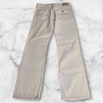 Entdecke unsere Vintage Track Pants von Nike und anderen Marken, erhältlich bei Valuxery.de - Dein Shop für trendige Vintage - Kleidung. Unsere Track Pants sind aus hochwertigen Materialien und