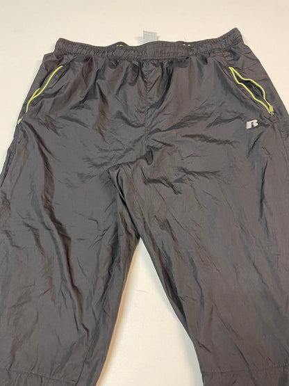 Entdecke unsere Vintage Track Pants von Nike und anderen Marken, erhältlich bei Valuxery.de - Dein Shop für trendige Vintage - Kleidung. Unsere Track Pants sind aus hochwertigen Materialien und