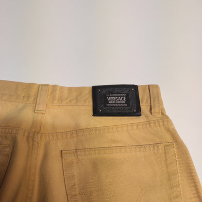 Entdecke unsere Vintage Track Pants von Nike und anderen Marken, erhältlich bei Valuxery.de - Dein Shop für trendige Vintage - Kleidung. Unsere Track Pants sind aus hochwertigen Materialien und